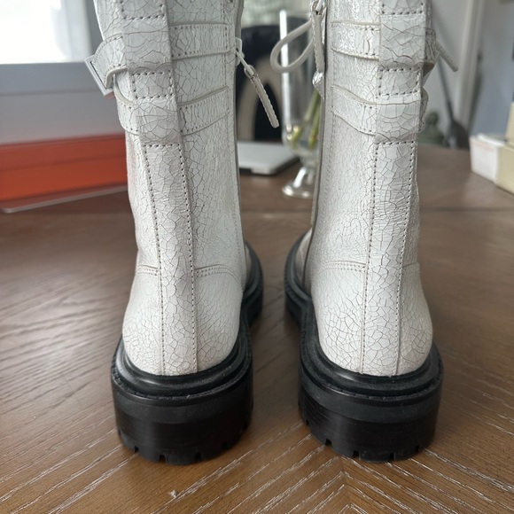 Tory Burch Combat Boots in white leather with black soles size 7 US Women New - Picture 3 of 7